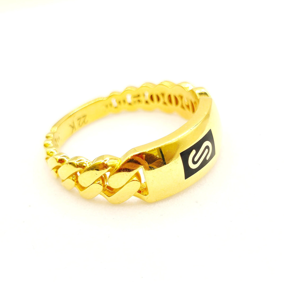 Curb link Gold Ring
