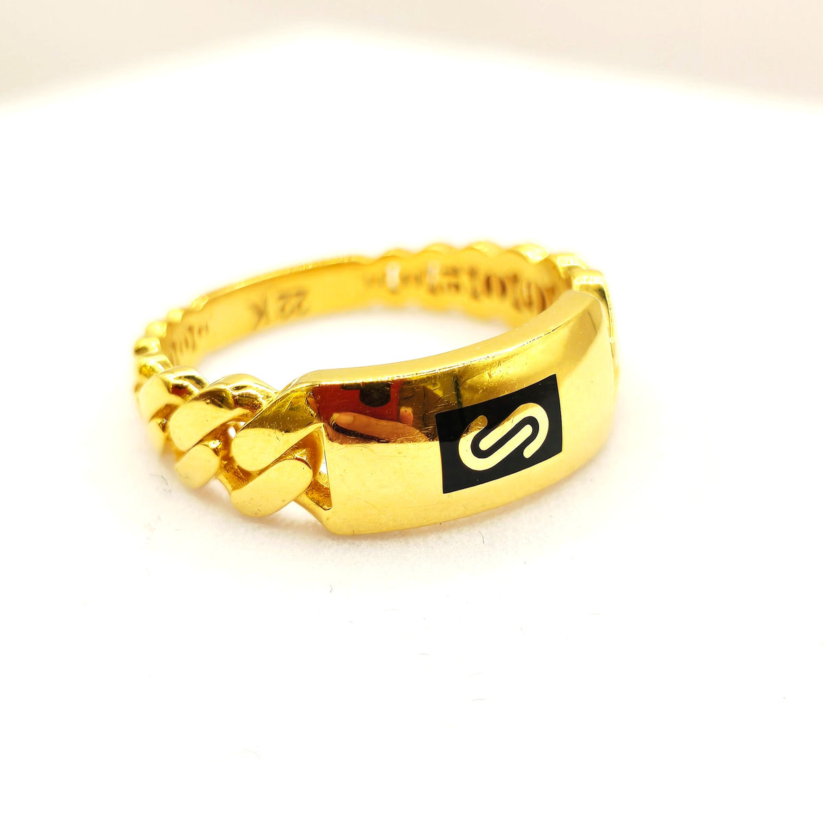 Curb link Gold Ring