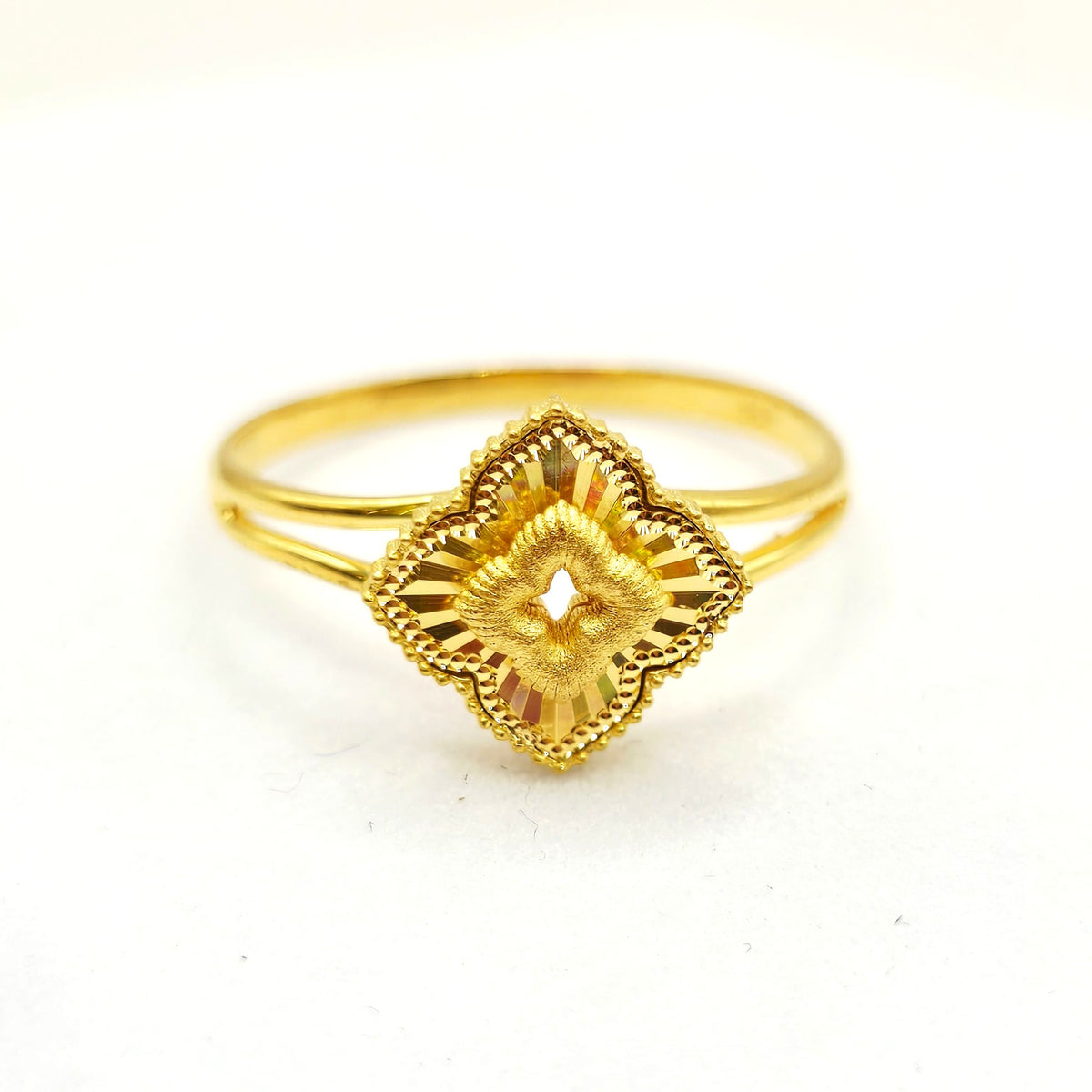 Clover Filigree Gold Ring