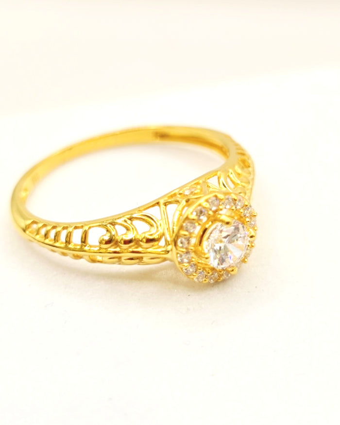 Scrollwork Solitaire Gold Band