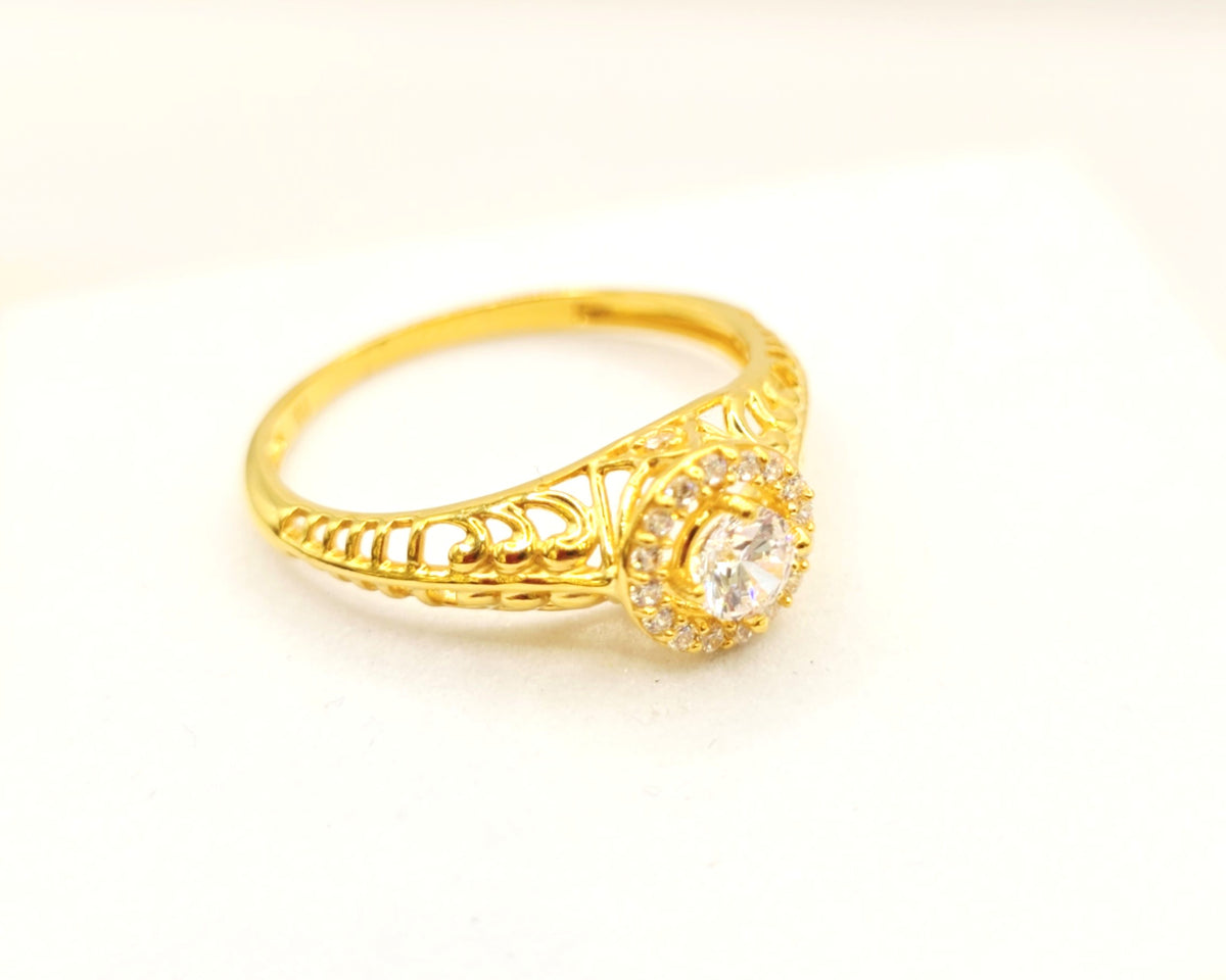 Scrollwork Solitaire Gold Band