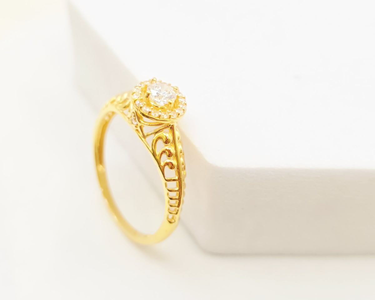 Scrollwork Solitaire Gold Band
