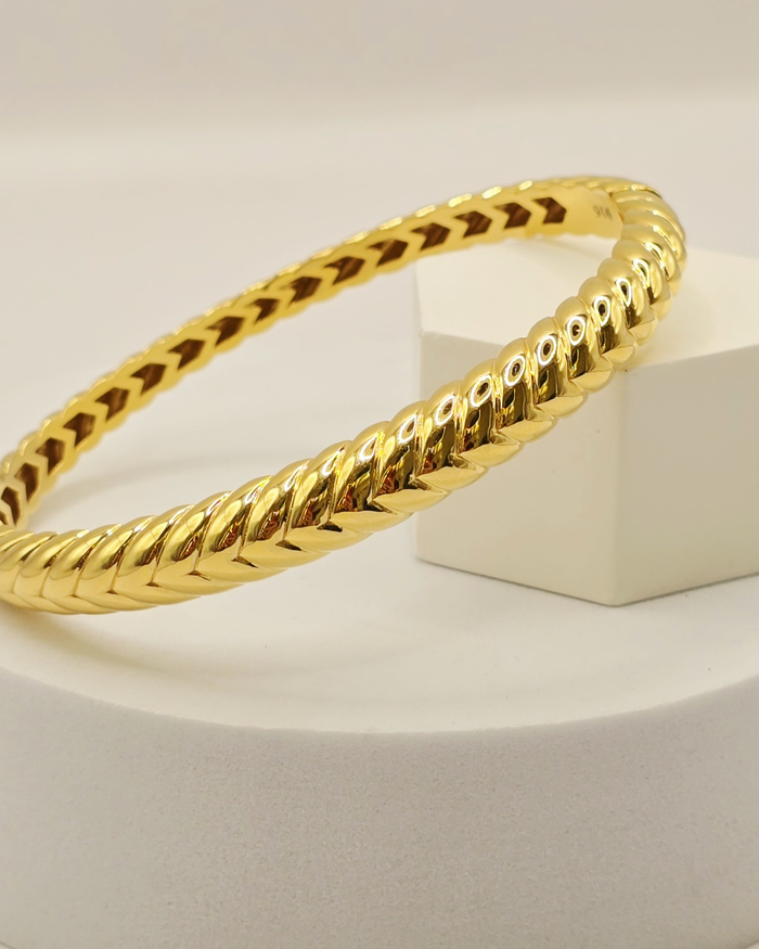 Chevron Ladies Kada in 22ct gold — view 1