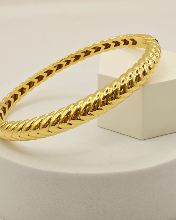 Chevron Ladies Kada in 22ct gold — view 2