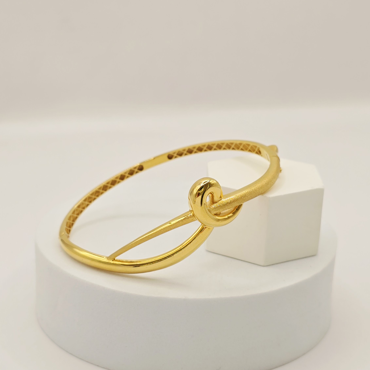 Knot Ladies Kada and Ring in 22ct gold — view 1