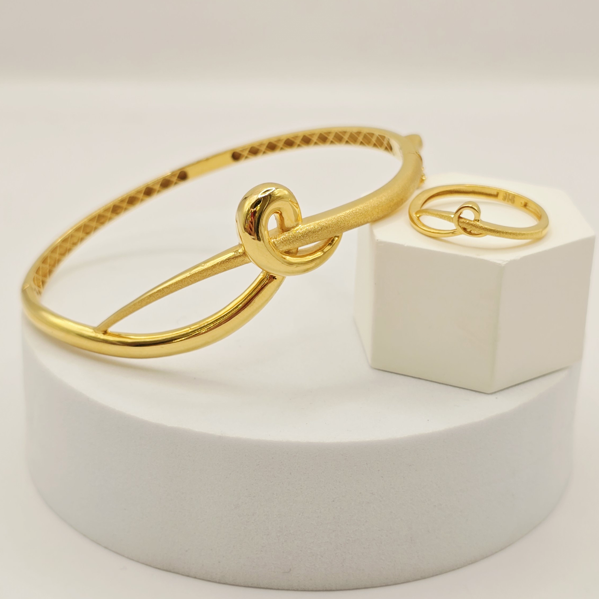 Knot Ladies Kada and Ring in 22ct gold — view 2