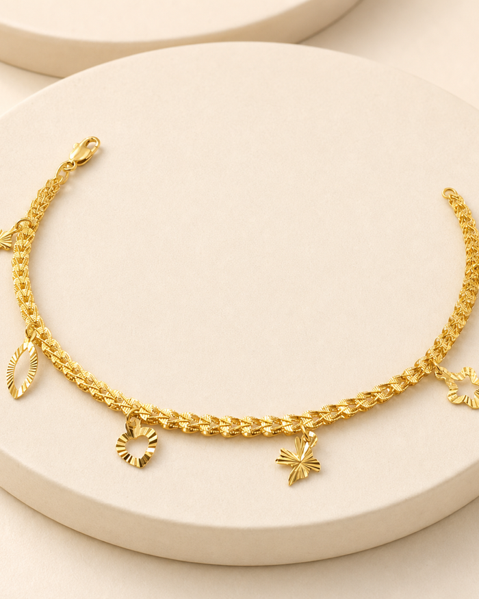 Round Link Bracelet in 22ct gold — view 1