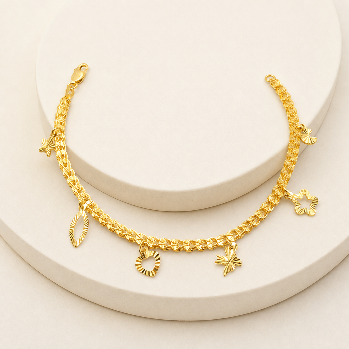 Round Link Bracelet in 22ct gold — view 2