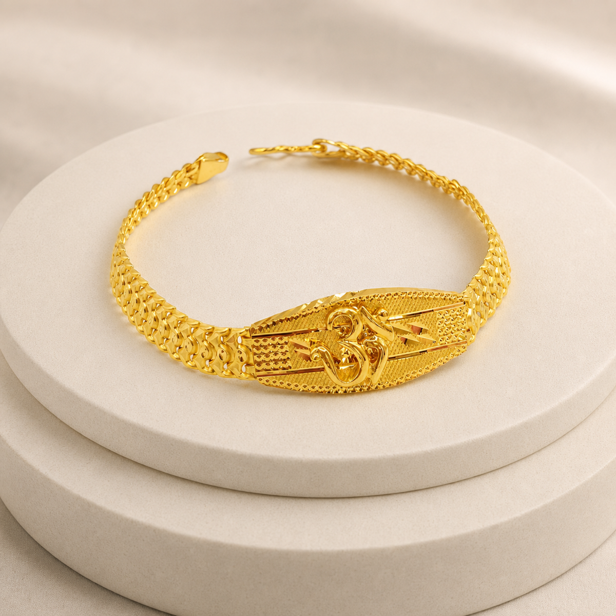 Om Men's Bracelet in 22ct gold — view 1