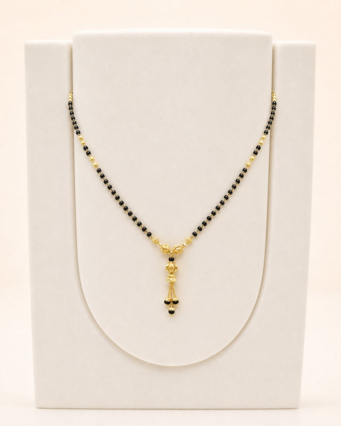 Tassel Mangalsutra in 22ct gold — view 1