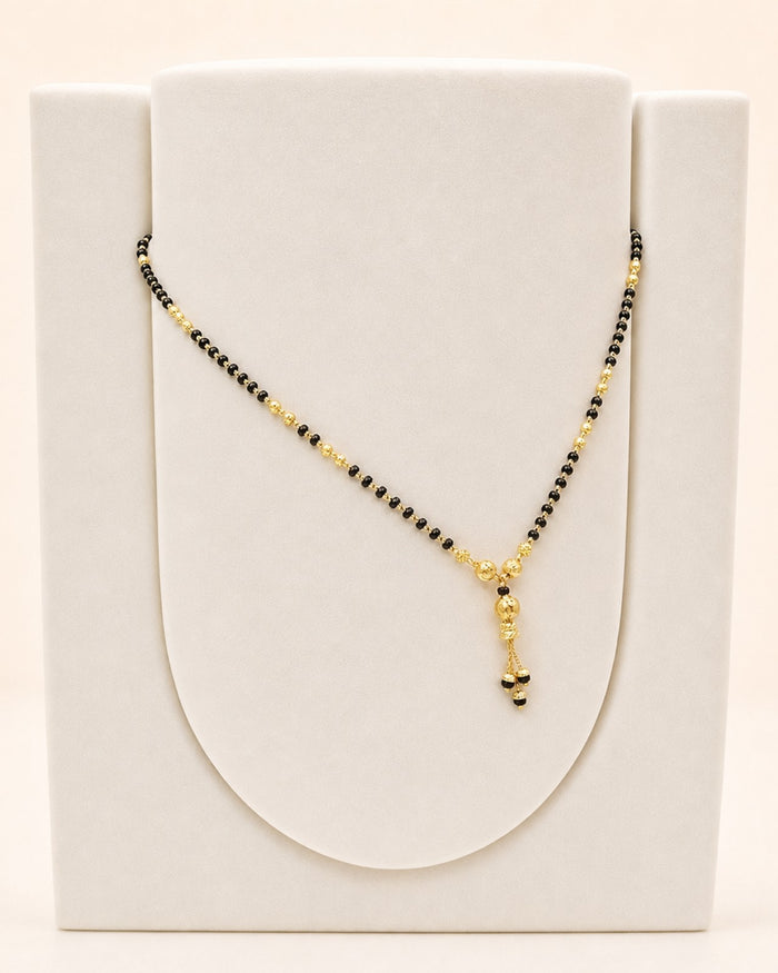 Tassel Mangalsutra in 22ct gold — view 2