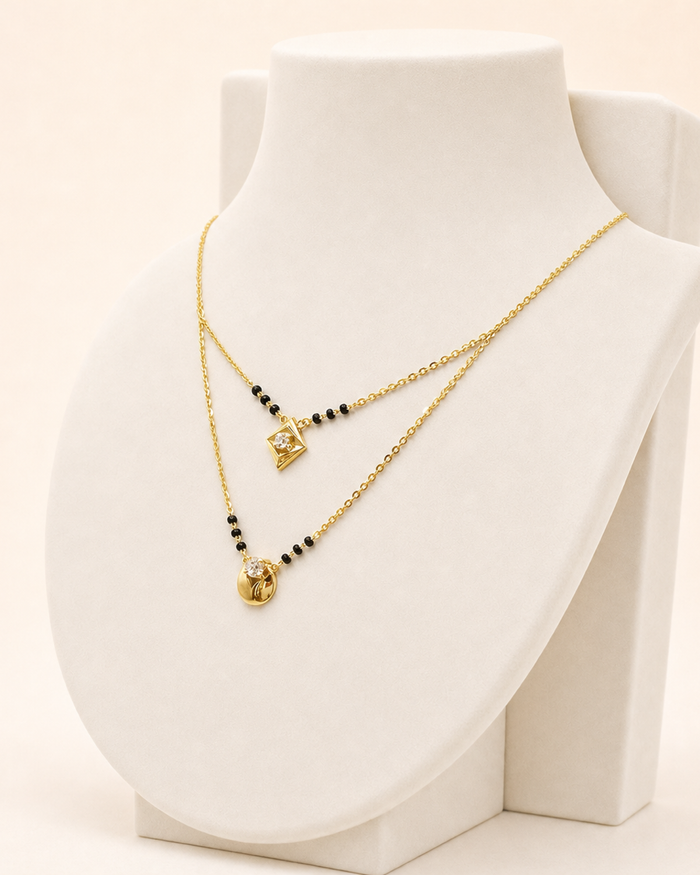 Layered Pendant Mangalsutra in 22ct gold — view 1