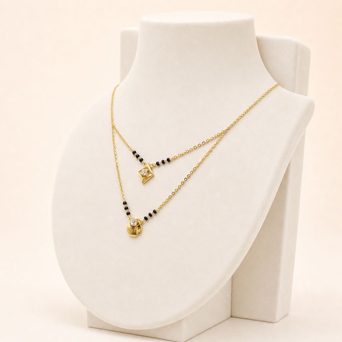 Layered Pendant Mangalsutra in 22ct gold — view 1