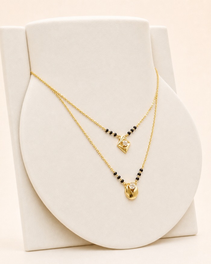 Layered Pendant Mangalsutra in 22ct gold — view 2