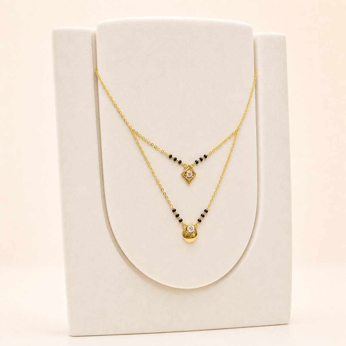Layered Pendant Mangalsutra in 22ct gold — view 3
