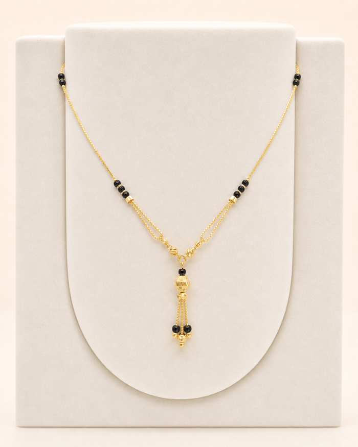 Y Drop Mangalsutra in 22ct gold — view 2