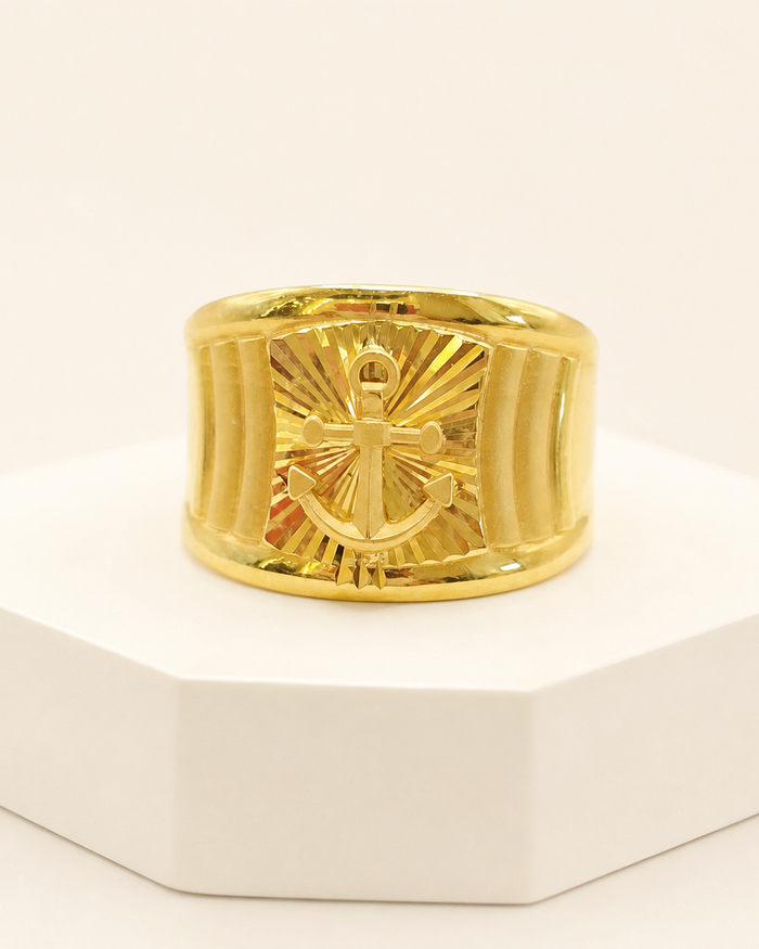 Anchor Signet Ring in 22ct gold — view 1