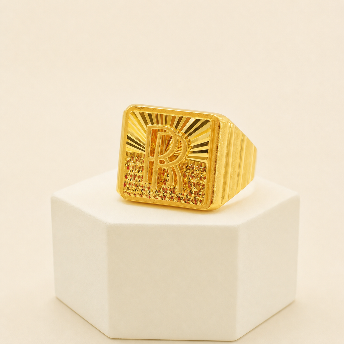 Letter R Signet Ring in 22ct gold — view 1