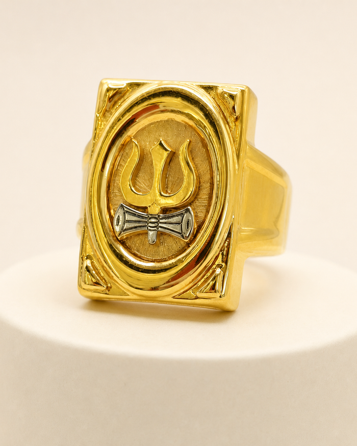 Trident Signet Ring in 22ct gold — view 1