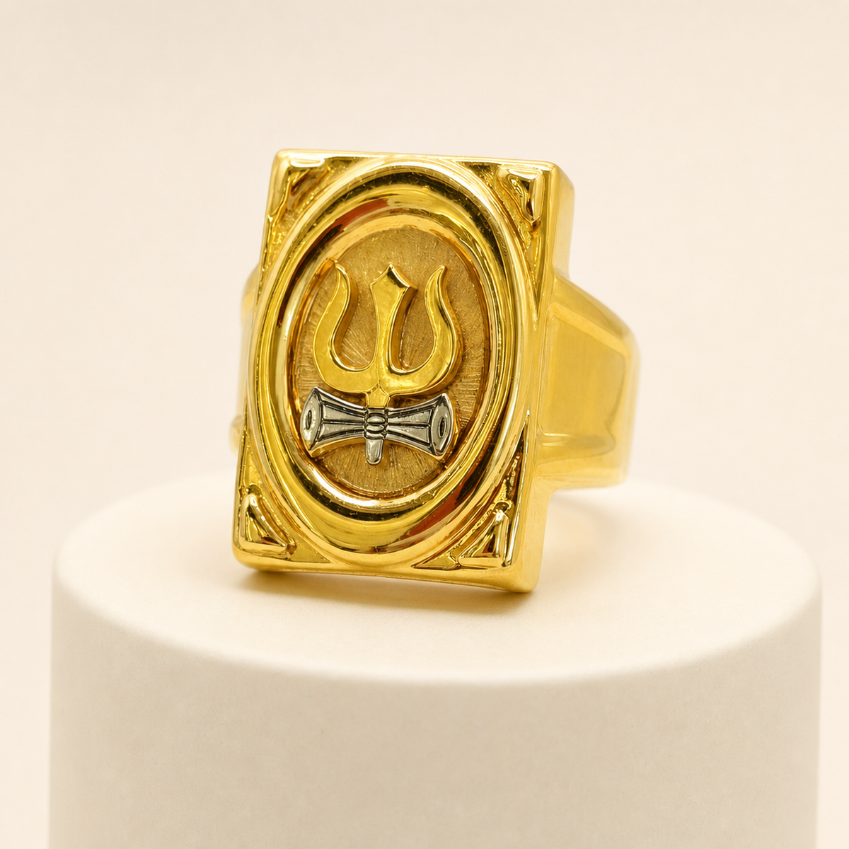 Trident Signet Ring in 22ct gold — view 1
