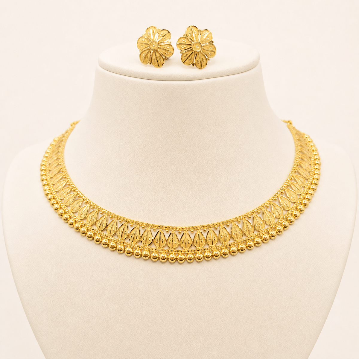 Leaf Choker Set in 22ct gold — view 2