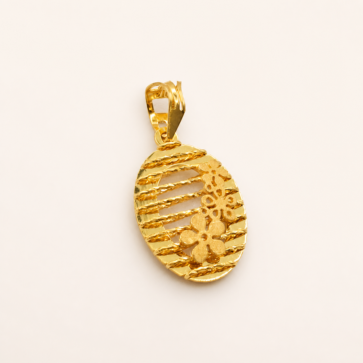 Diamond Cut Oval Pendant in 22ct gold — view 1