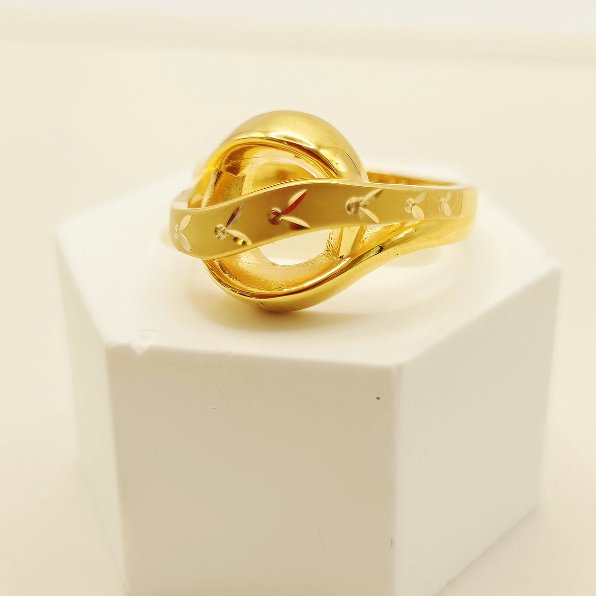 Knot Ring in 22ct gold — view 2