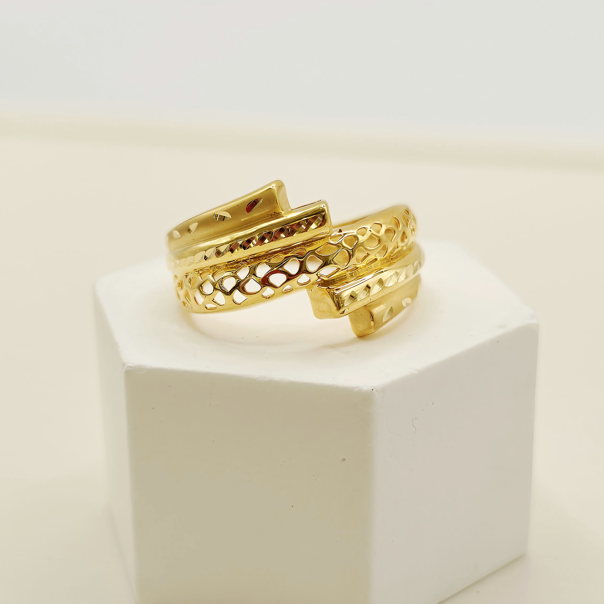 Openwork Wrap Ring in 22ct gold — view 1
