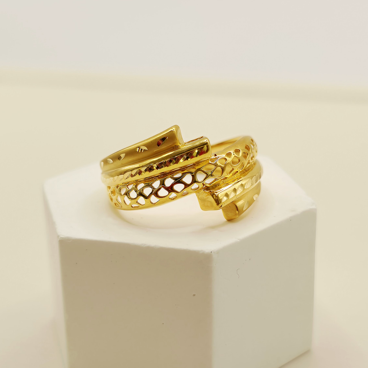 Openwork Wrap Ring in 22ct gold — view 3