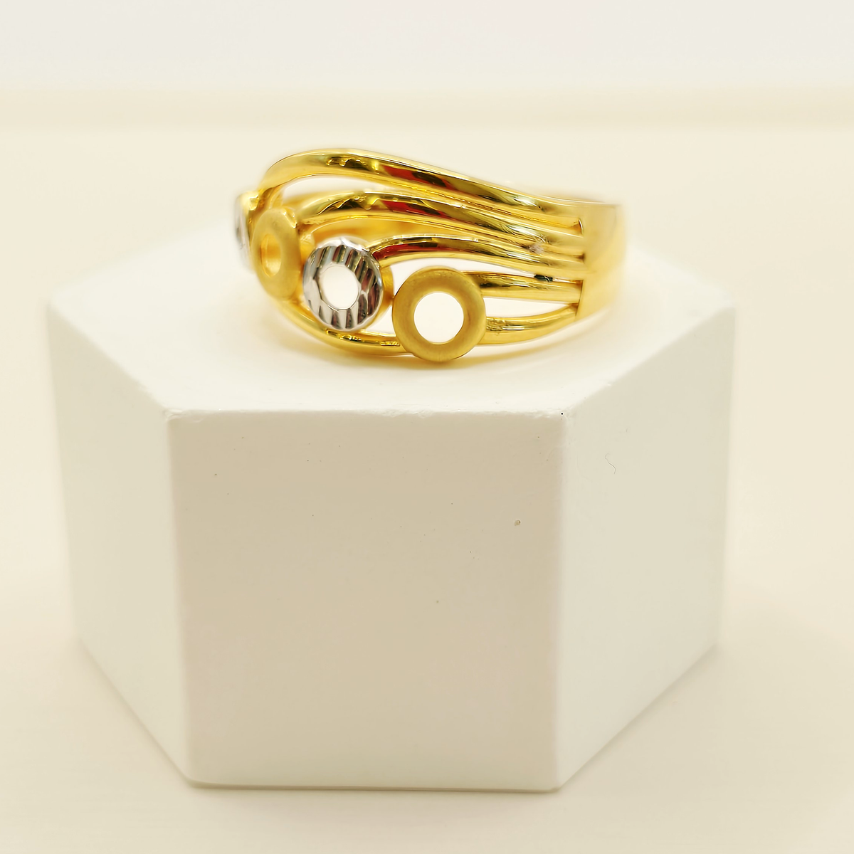 Multi Band Circle Ring in 22ct gold — view 1