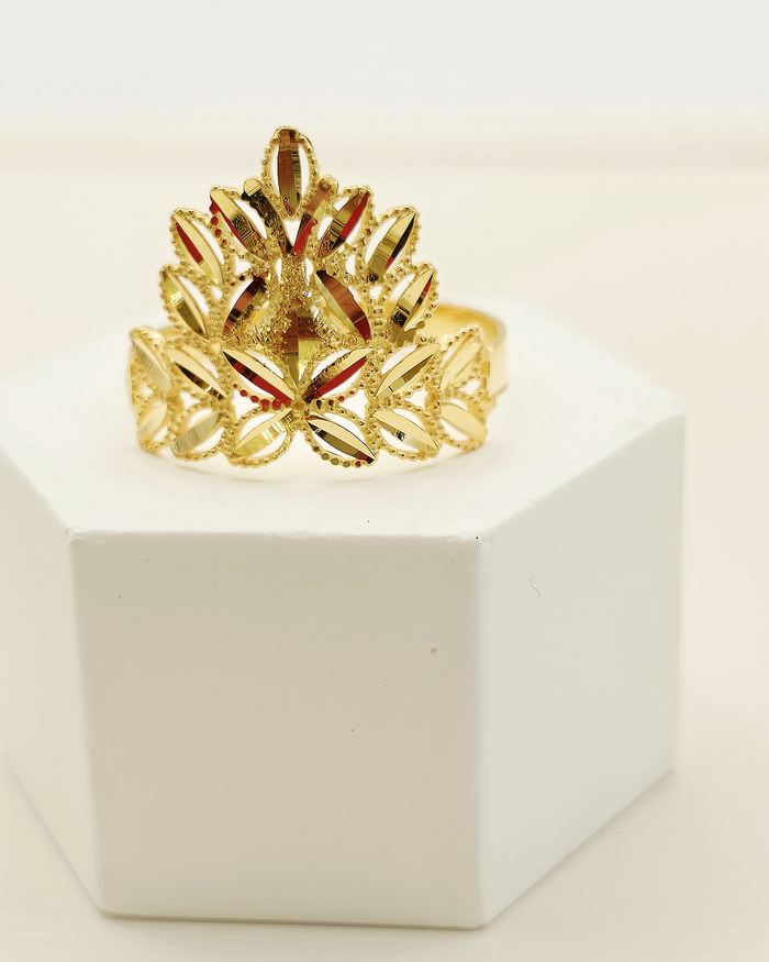 Leaf Crown Ring in 22ct gold — view 1