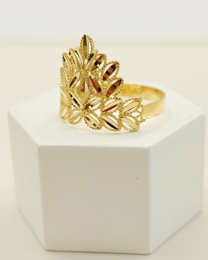 Leaf Crown Ring in 22ct gold — view 2