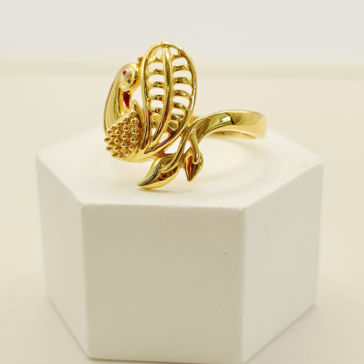 Paisley Ring in 22ct gold — view 2