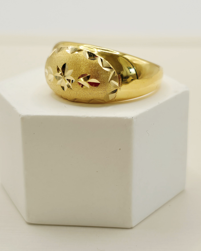Star Cutout Band Ring in 22ct gold — view 2