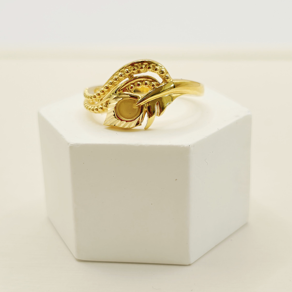 Swirl Ring in 22ct gold — view 1