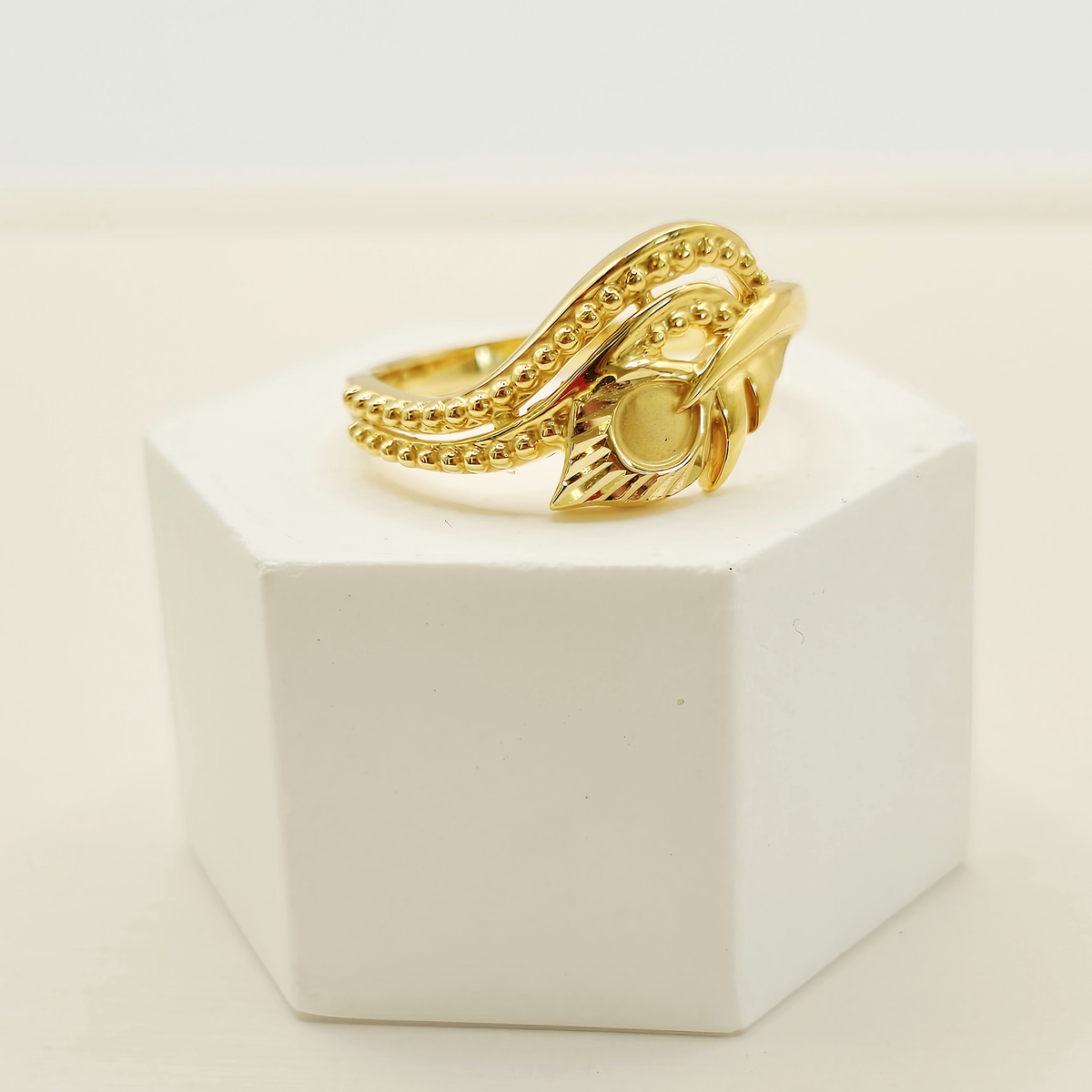 Swirl Ring in 22ct gold — view 3