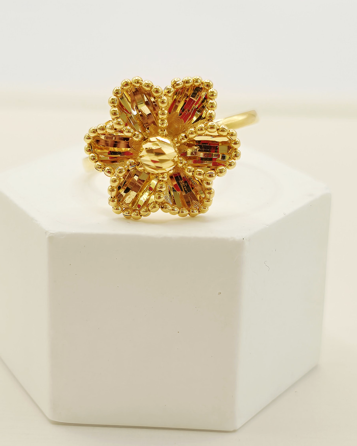 Filigree Flower Ring in 22ct gold — view 1