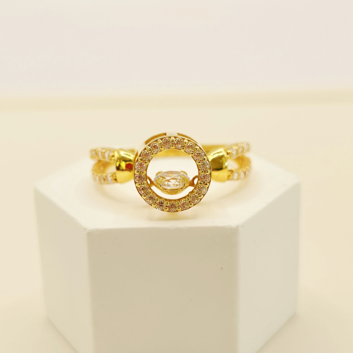 Circle Stone Ring in 22ct gold — view 1
