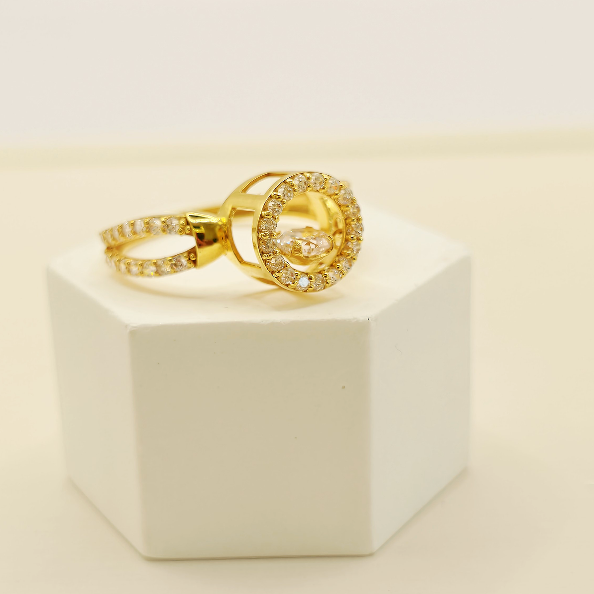 Circle Stone Ring in 22ct gold — view 3