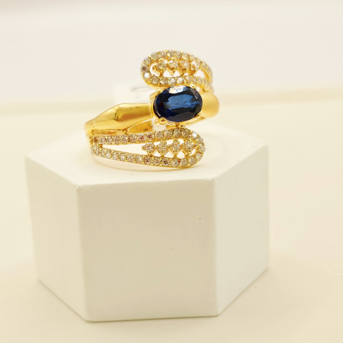 Blue Stone Swirl Ring in 22ct gold — view 3