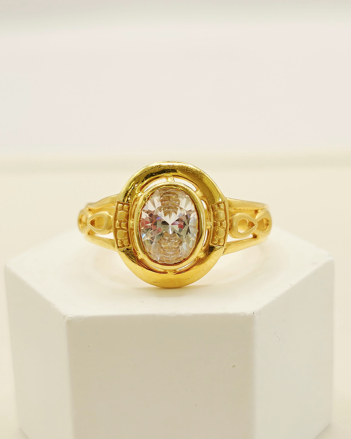 Oval Stone Ring in 22ct gold — view 1