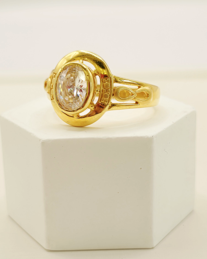 Oval Stone Ring in 22ct gold — view 2